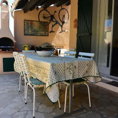 Three-bedroom With Garden View 137 아그